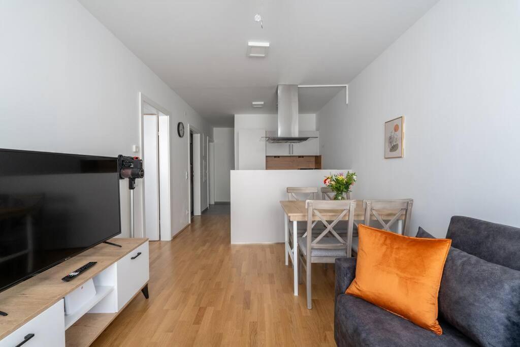 Urban 1Br Retreat, Easy City Link By Hm เวียนนา ภายนอก รูปภาพ